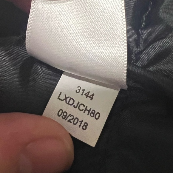 Aeropostale Unisex Black Quilted Puffer Vest - Picture 8 of 12